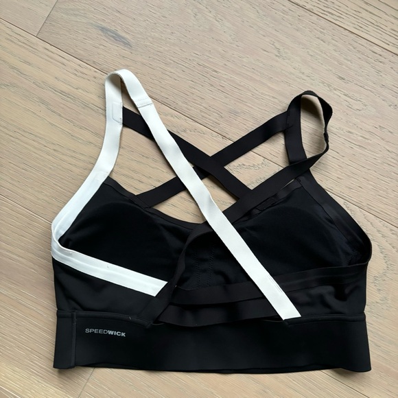 Reebok workout top -cross in front- NEW! - Picture 5 of 5